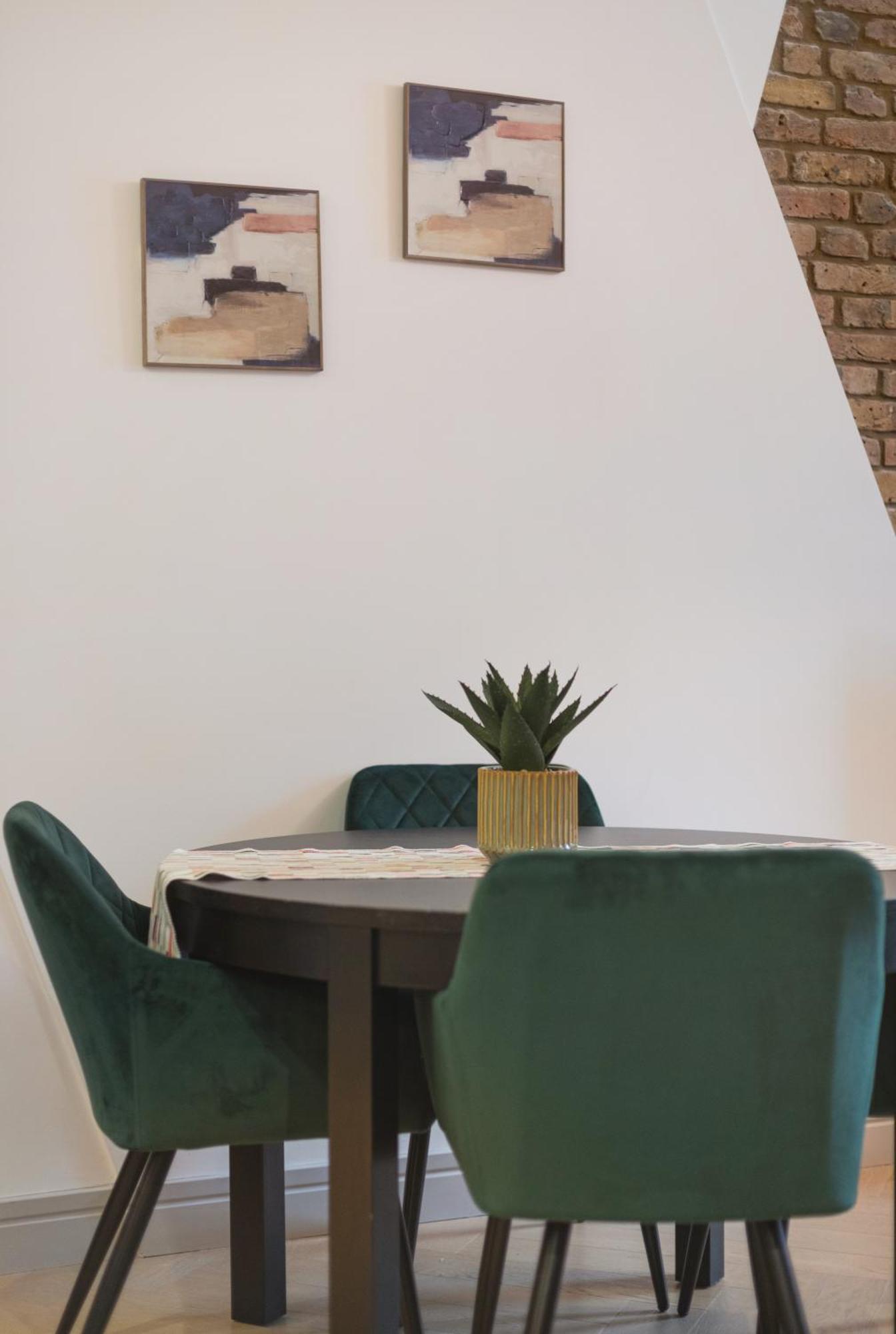 Cozy Retreat Near Downtown With Parking Apartamento *